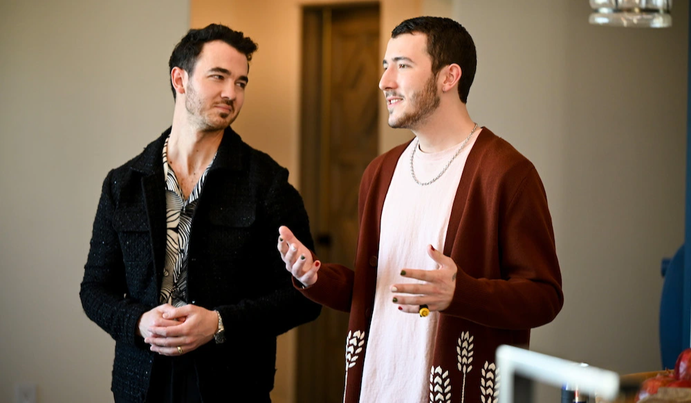 Kevin-Frankie-Jonas-Claim-to-Fame-ABC